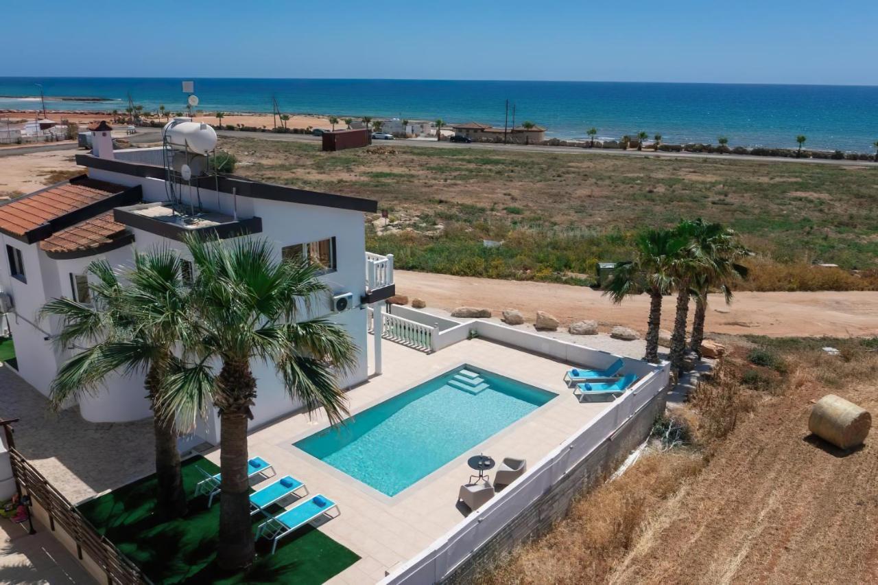 Villa Suncity Boutique Beachfront アヤナパ エクステリア 写真