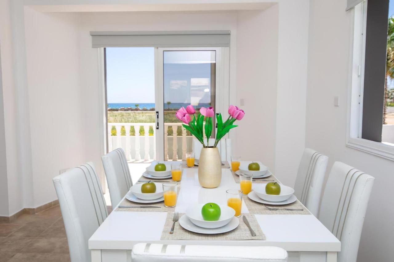Villa Suncity Boutique Beachfront アヤナパ エクステリア 写真
