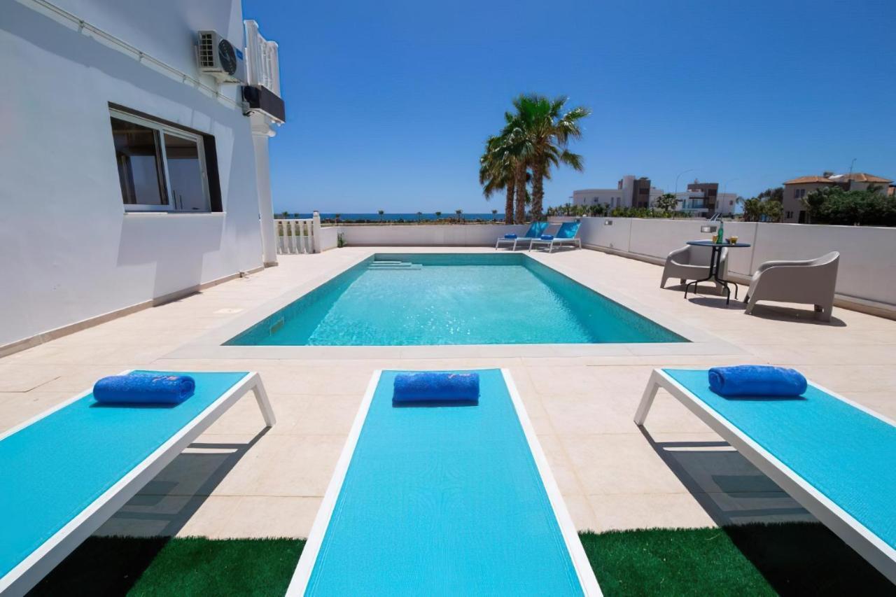 Villa Suncity Boutique Beachfront アヤナパ エクステリア 写真