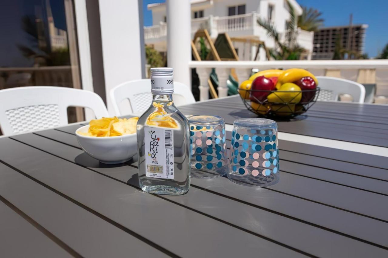 Villa Suncity Boutique Beachfront アヤナパ エクステリア 写真