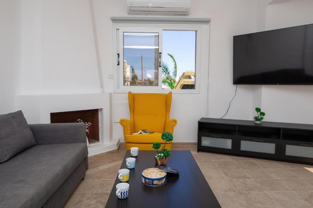 Villa Suncity Boutique Beachfront アヤナパ エクステリア 写真