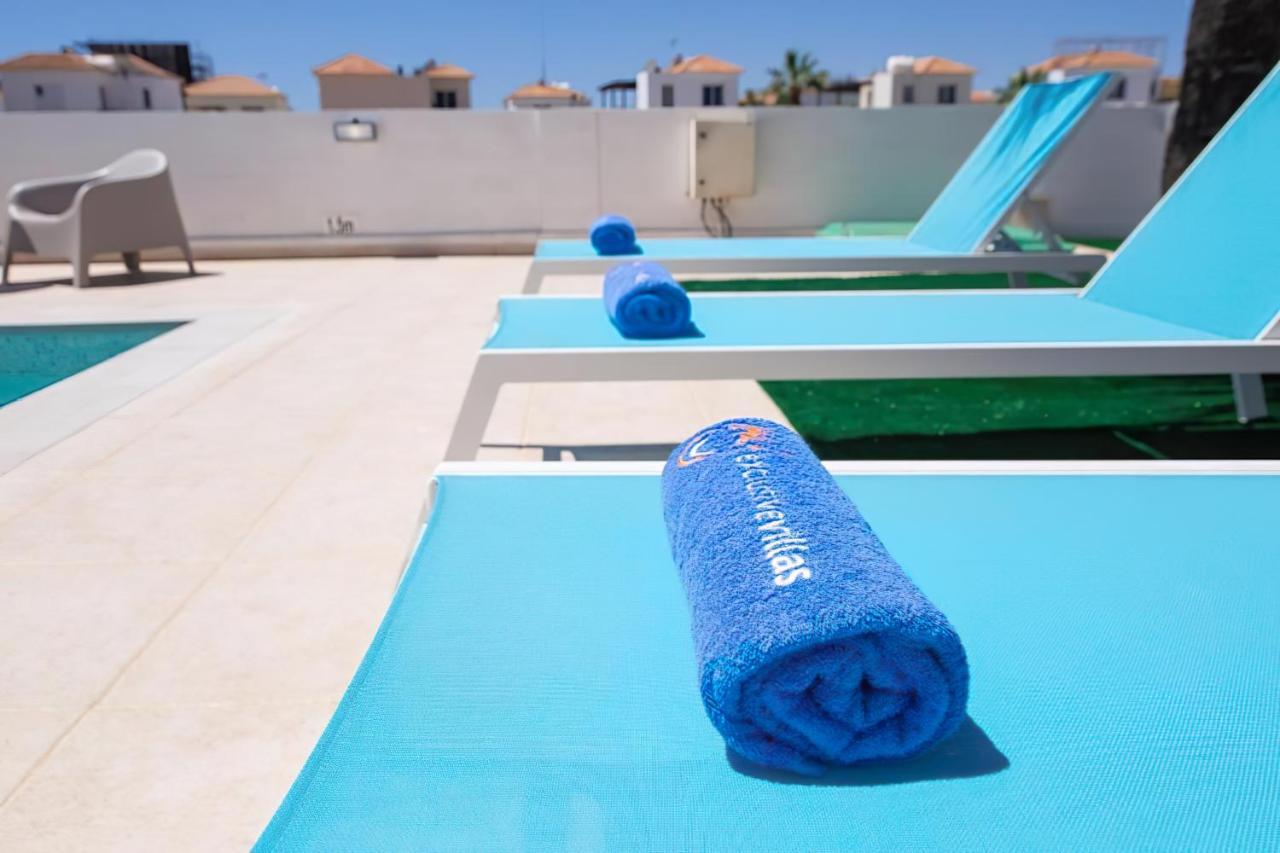 Villa Suncity Boutique Beachfront アヤナパ エクステリア 写真