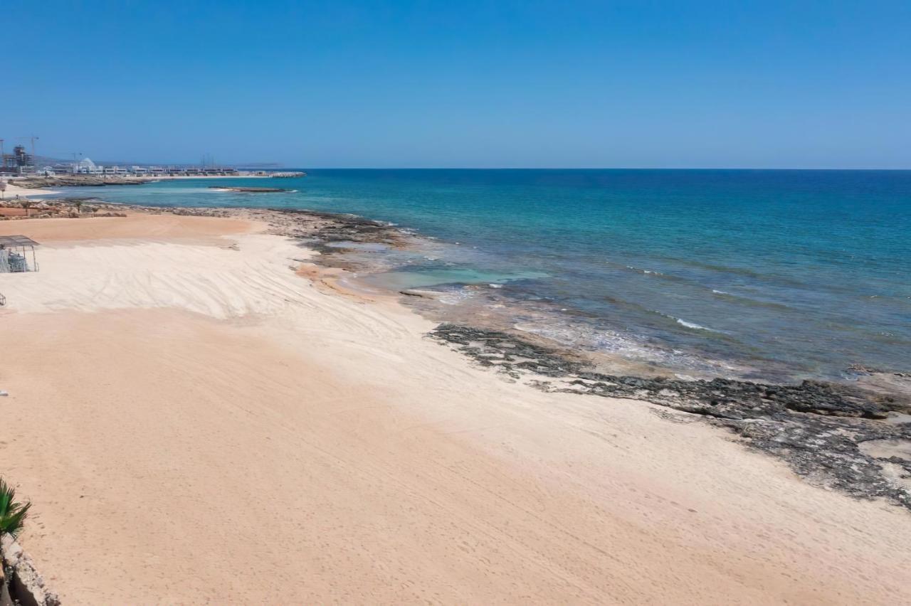 Villa Suncity Boutique Beachfront アヤナパ エクステリア 写真