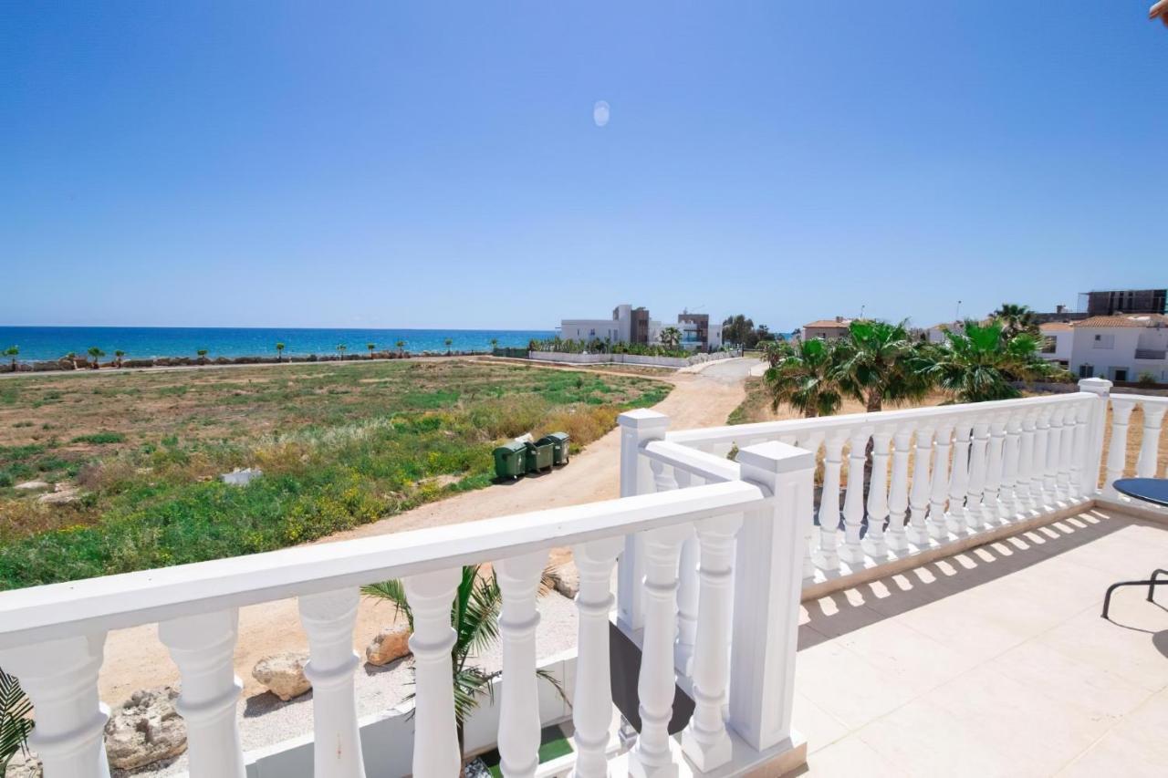Villa Suncity Boutique Beachfront アヤナパ エクステリア 写真