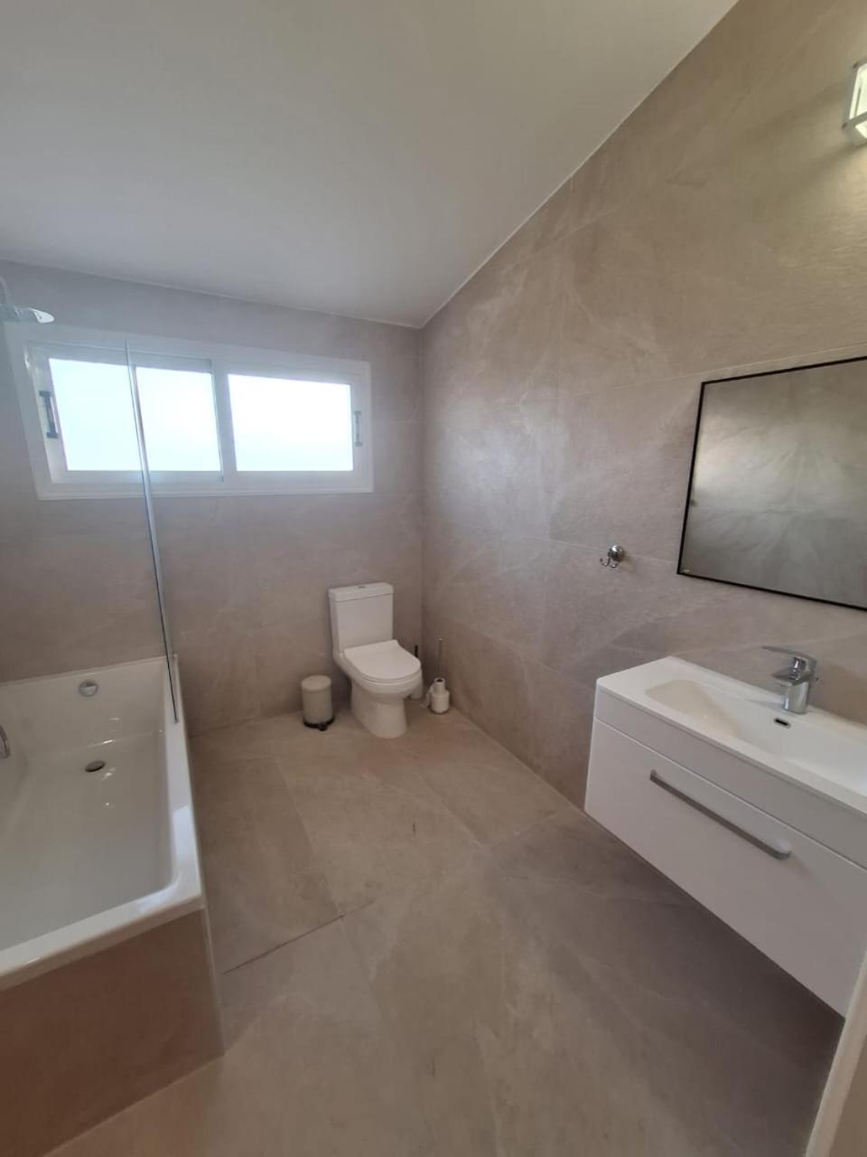 Villa Suncity Boutique Beachfront アヤナパ エクステリア 写真