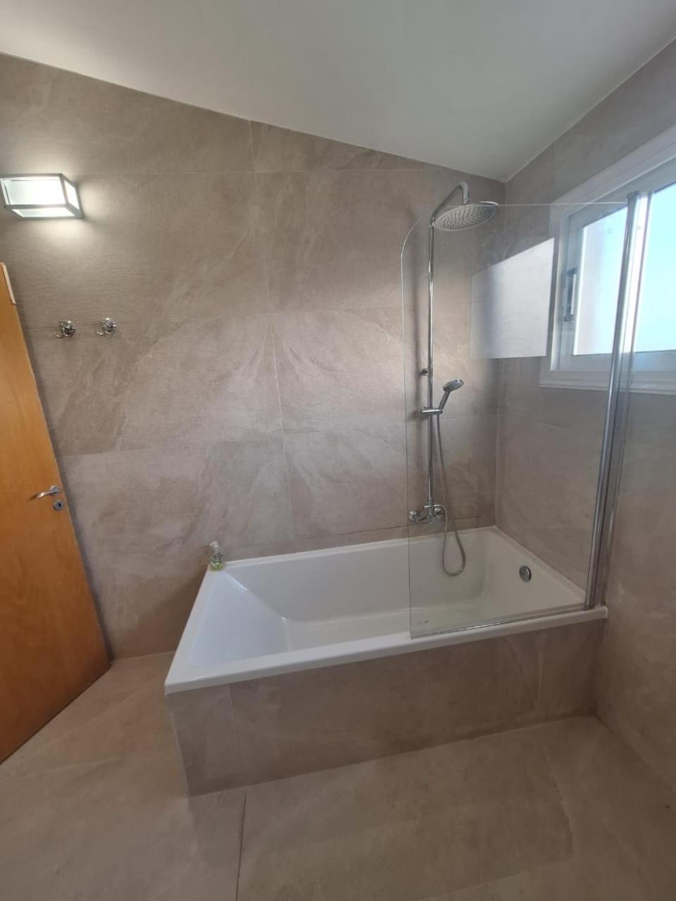 Villa Suncity Boutique Beachfront アヤナパ エクステリア 写真